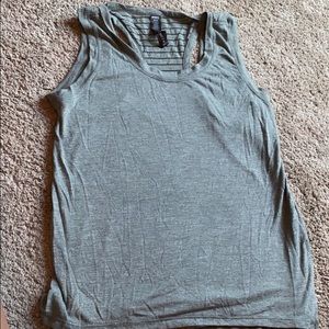 ❤️Super cute grey workout tank❤️